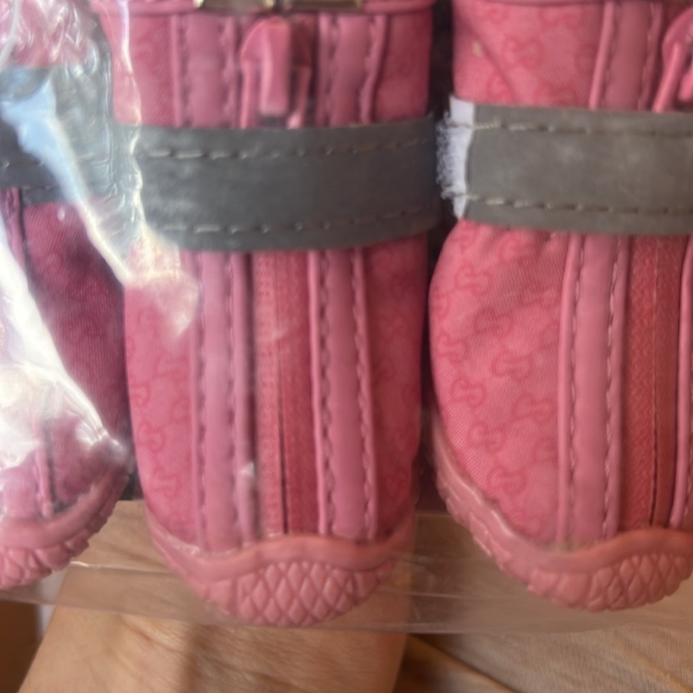 Pink Poochie, dog shoes, waterproof grip - Picture 2 of 4